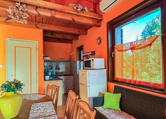 Mediterran Rezidencia Jobb Holiday home *